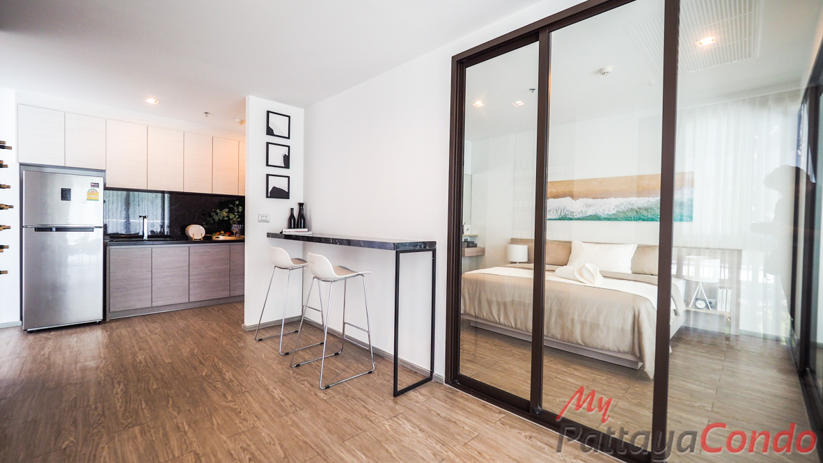 Aeras Beachfront Jomtien Condo For Sale - AERAS13-14