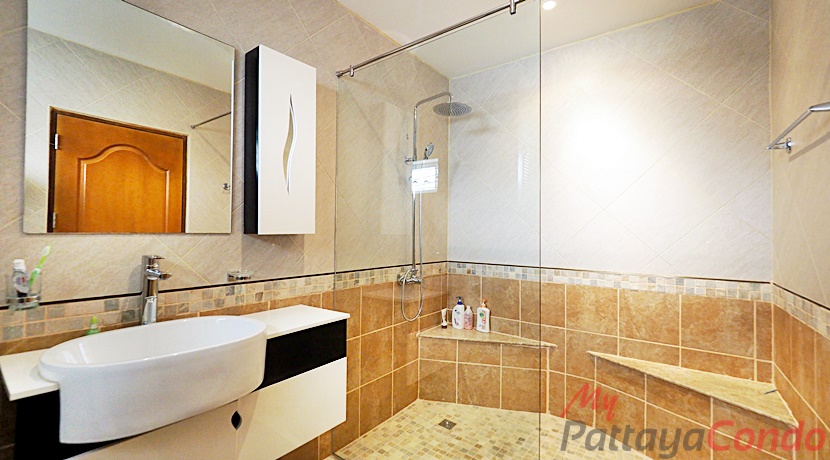 Beverly Hills Village Pattaya Townhouse For Sale - HP0006-18