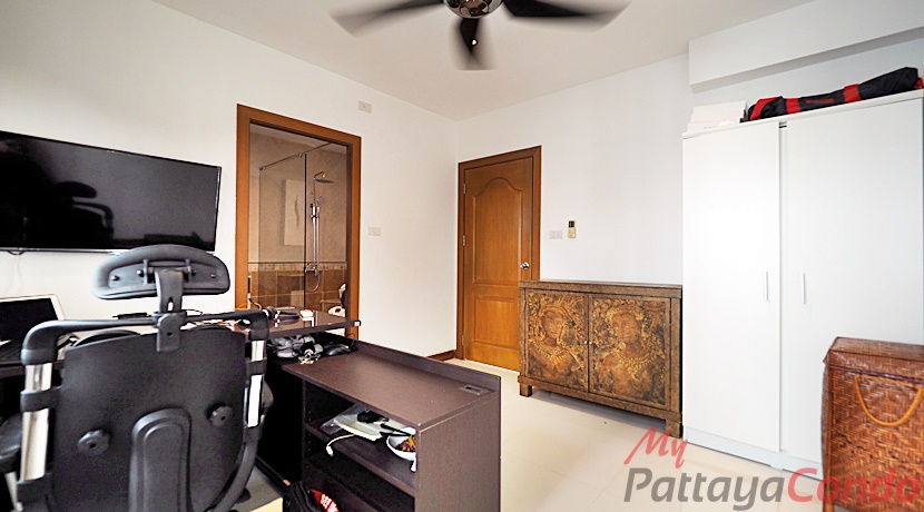 Beverly Hills Village Pattaya Townhouse For Sale - HP0006-16