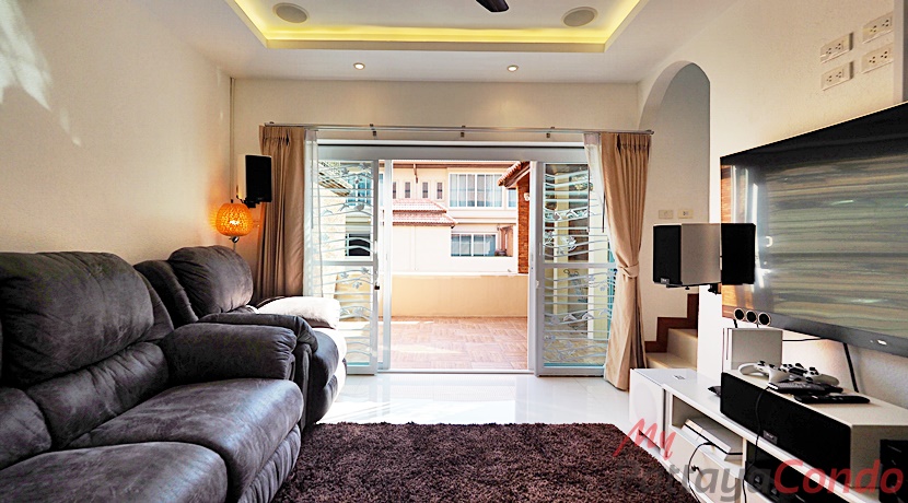 Beverly Hills Village Pattaya Townhouse For Sale - HP0006-14