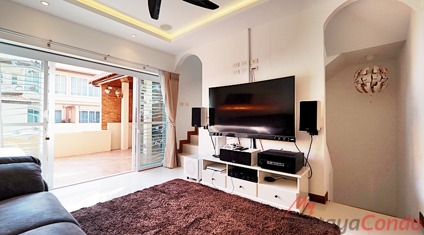 Beverly Hills Village Pattaya Townhouse For Sale - HP0006-11