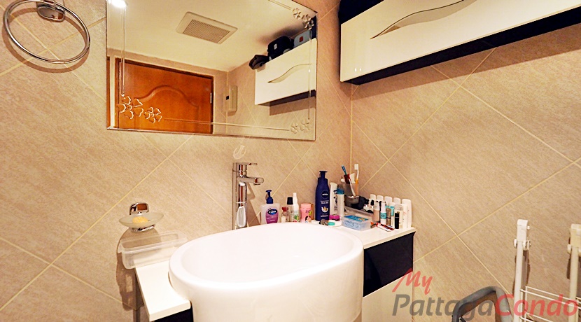 Beverly Hills Village Pattaya Townhouse For Sale - HP0006-10