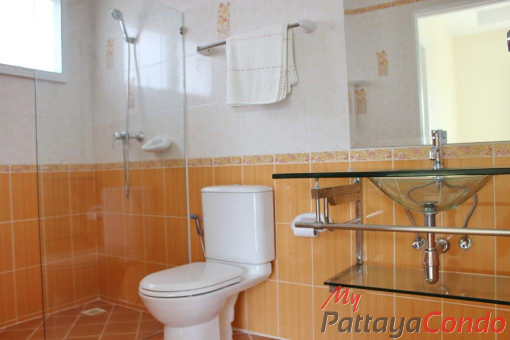 Green Field Villas 3 East Pattaya House For Sale - HEGF302-38
