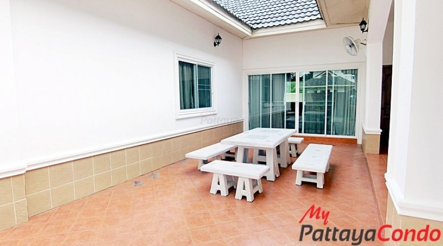 Impress House Village East Pattaya House For Sale - HEIS01-2