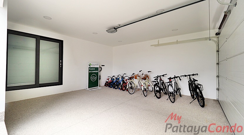 Palm Lakeside Pattaya Villa For Sale East Pattaya - HEPLP01-27