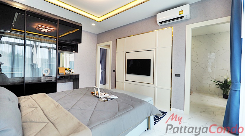 Palm Lakeside Pattaya Villa For Sale East Pattaya - HEPLP01-12