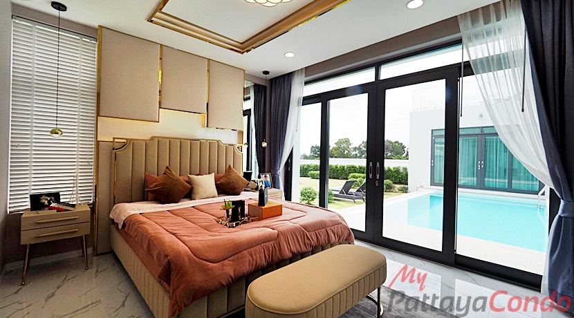 Palm Lakeside Pattaya Villa For Sale East Pattaya - HEPLP01-19