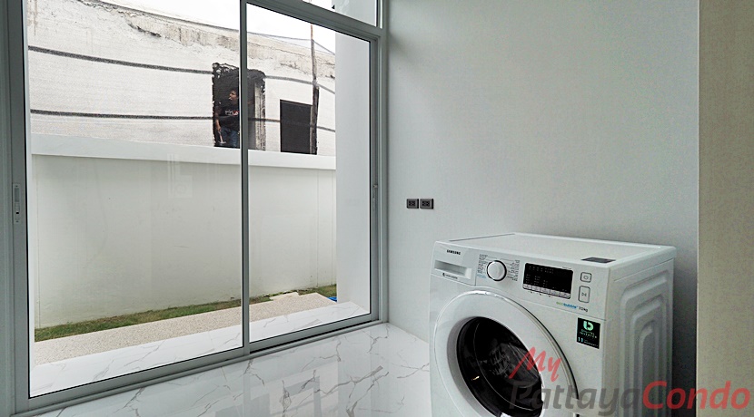 Palm Lakeside Pattaya Villa For Sale East Pattaya - HEPLP01-28