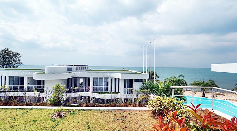 Pure Na-Jomtien Beachfront Condo Pattaya For Sale - PURE02-14