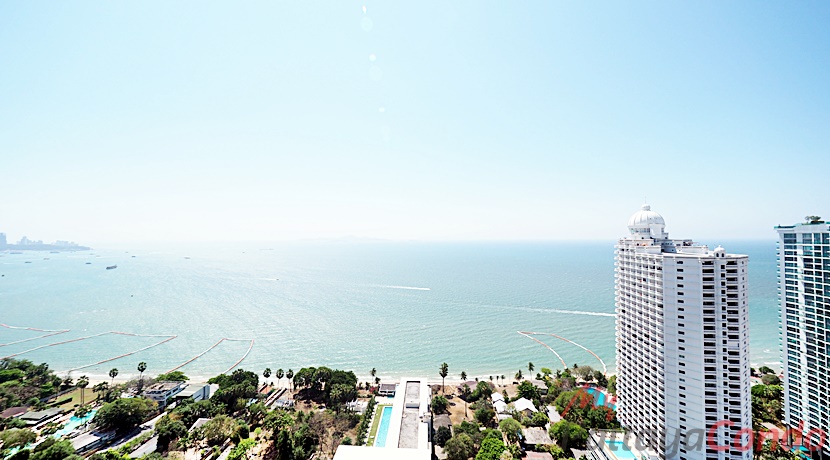Riviera Wong Amat Condo For Sale - RW45-8