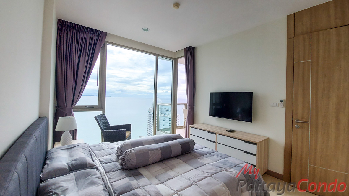 Riviera Wong Amat Condo For Sale - RW38-12