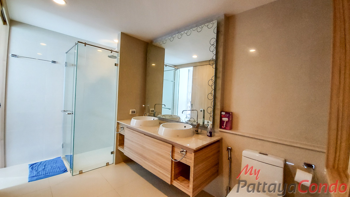 Riviera Wong Amat Condo For Sale - RW38-8