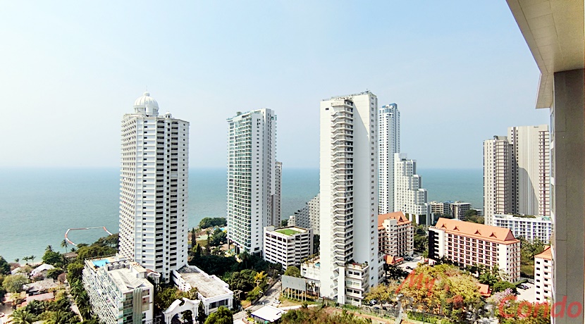 Riviera Wong Amat Condo For Sale - RW52-12