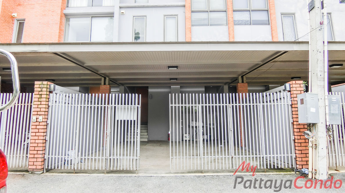 Sandbox Beachfront Villa East Pattaya Townhouse For Sale - HESB01-0