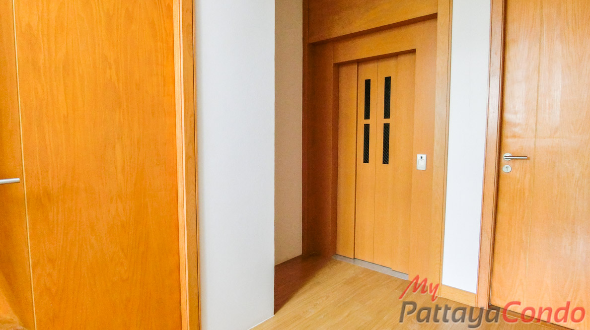 Sandbox Beachfront Villa East Pattaya Townhouse For Sale - HESB01-24