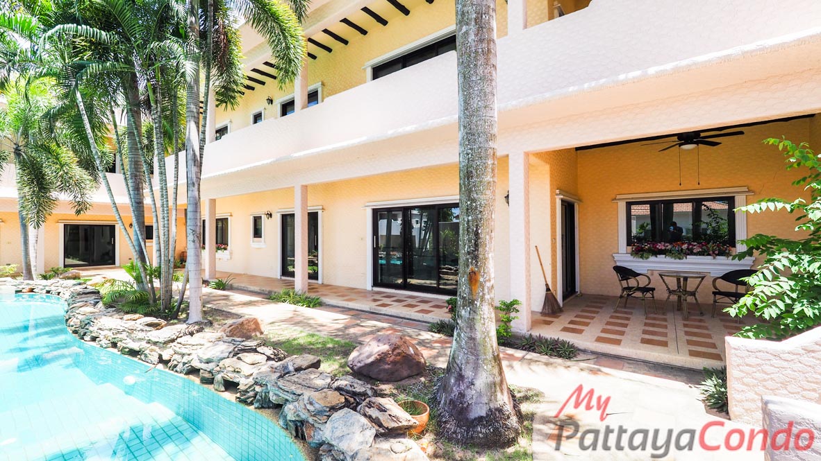 Santa Maria East Pattaya Townhouse For Sale - HESM03-1