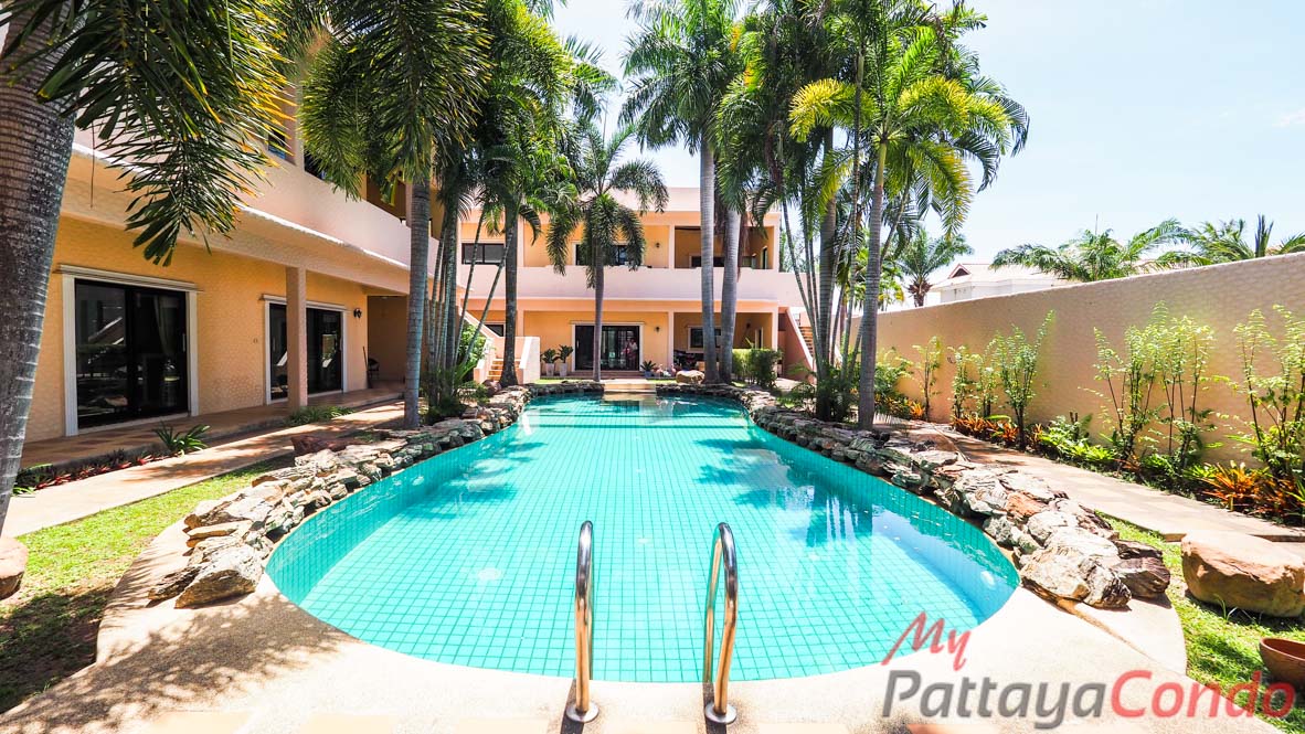Santa Maria East Pattaya Townhouse For Sale - HESM03-2