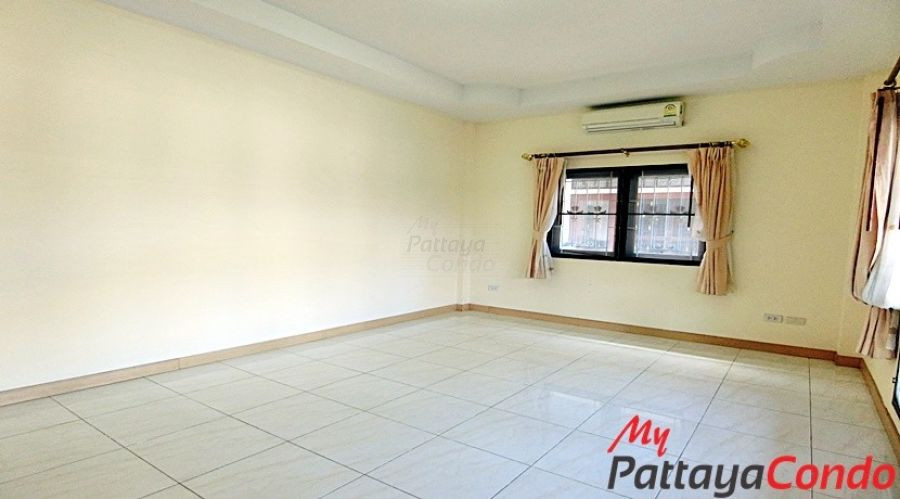 Blue Star Village East Pattaya House For Sale - HEBS01-14