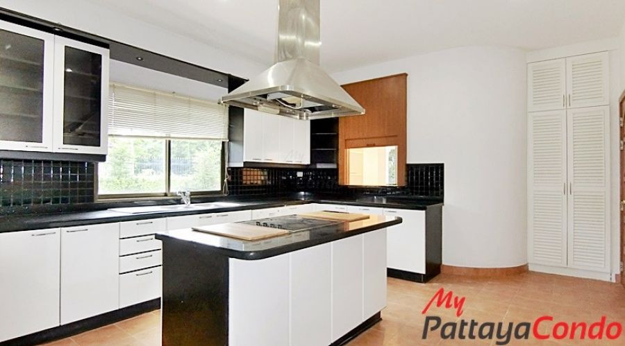 Swiss Paradise Village East Pattaya House For Sale - HESW01-5