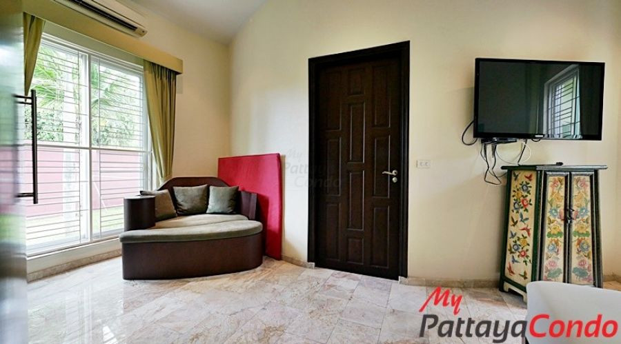 Thaily Wood Village East Pattaya Pool Villa For Sale - HETW01-11