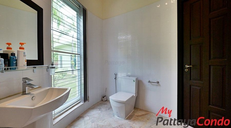 Thaily Wood Village East Pattaya Pool Villa For Sale - HETW01-16