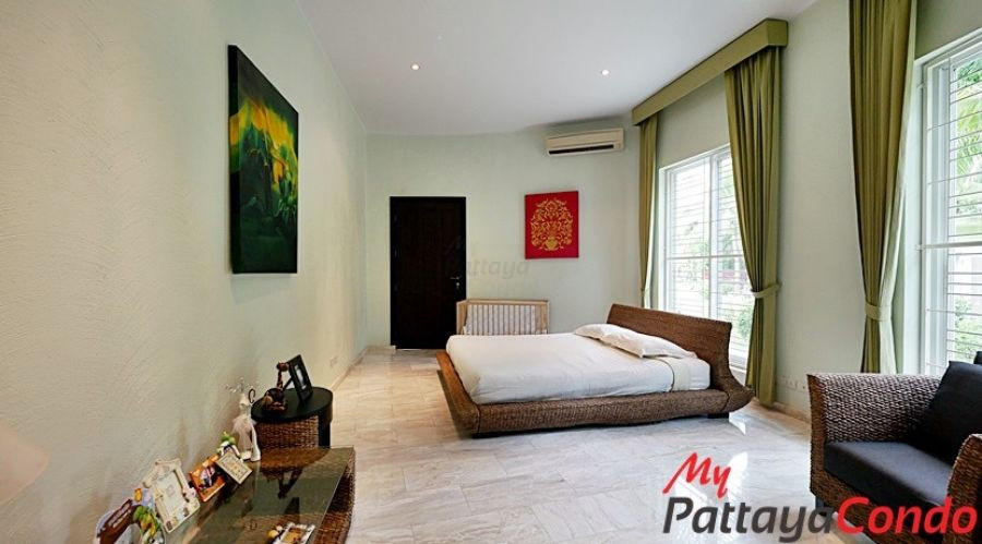 Thaily Wood Village East Pattaya Pool Villa For Sale - HETW01-19