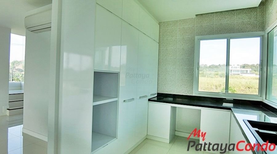The Grand Paradise Villa East Pattaya Pool Villa For Sale - HEGPV01-5