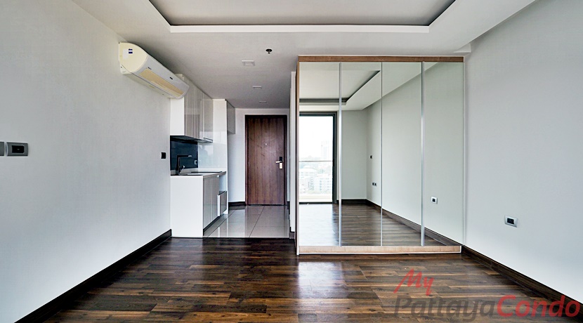 The Peak Towers Pattaya Condo For Sale - PEAKT45-0