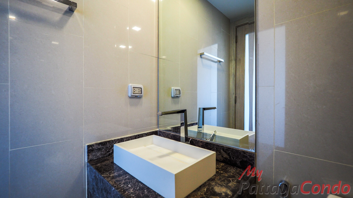 The Peak Towers Pattaya Condo For Sale - PEAKT50-12