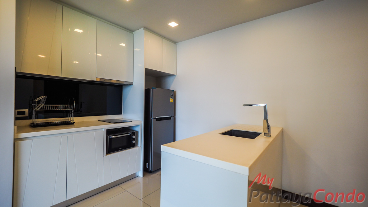 The Peak Towers Pattaya Condo For Sale - PEAKT50-1