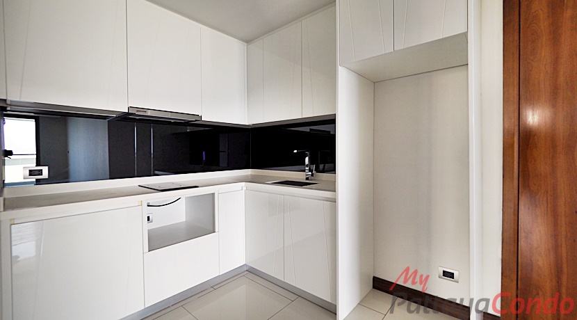 The Peak Towers Pattaya Condo For Sale - PEAKT47-1