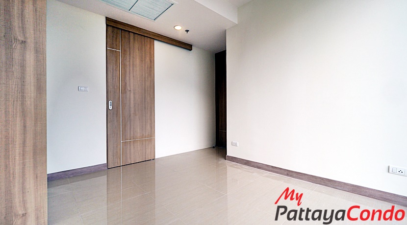 Riviera Wong Amat Condo For Sale - RW40-14