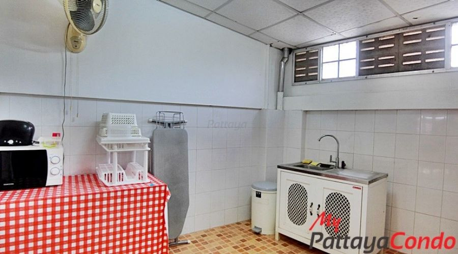 Sub Sombat Village Central Pattaya Townhouse For Sale - HCSS01-5