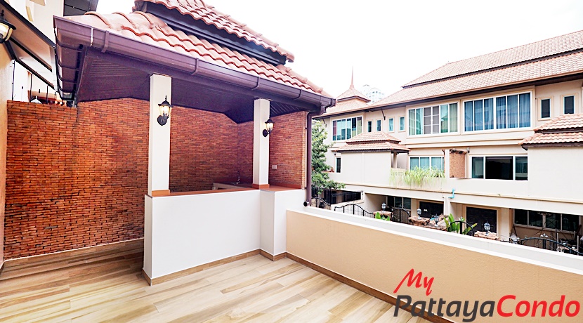 Beverly Hills Village Pattaya Townhouse For Sale - HP0003-15
