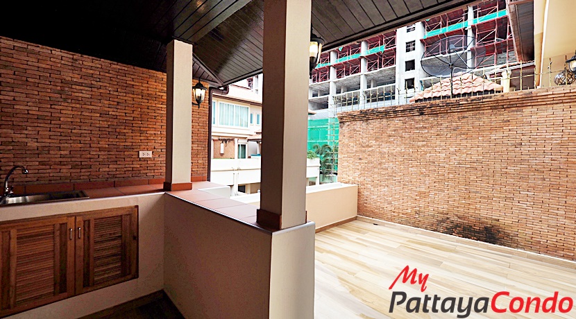 Beverly Hills Village Pattaya Townhouse For Sale - HP0003-17