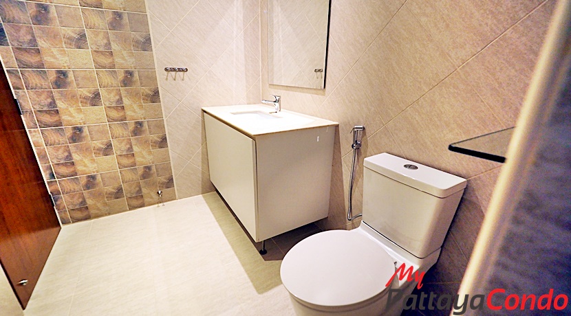 Beverly Hills Village Pattaya Townhouse For Sale - HP0003-23
