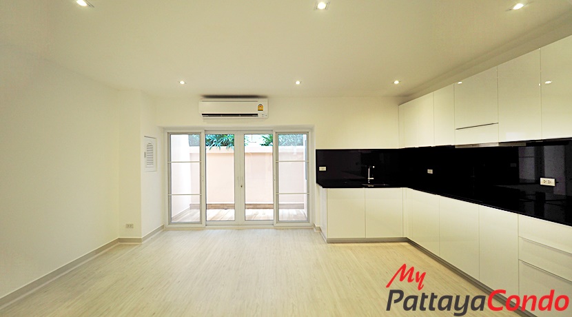 Beverly Hills Village Pattaya Townhouse For Sale - HP0003-2