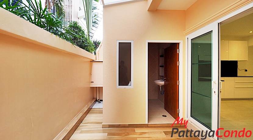 Beverly Hills Village Pattaya Townhouse For Sale - HP0003-4