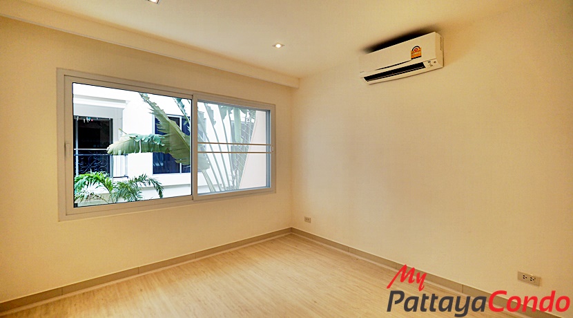 Beverly Hills Village Pattaya Townhouse For Sale - HP0003-8