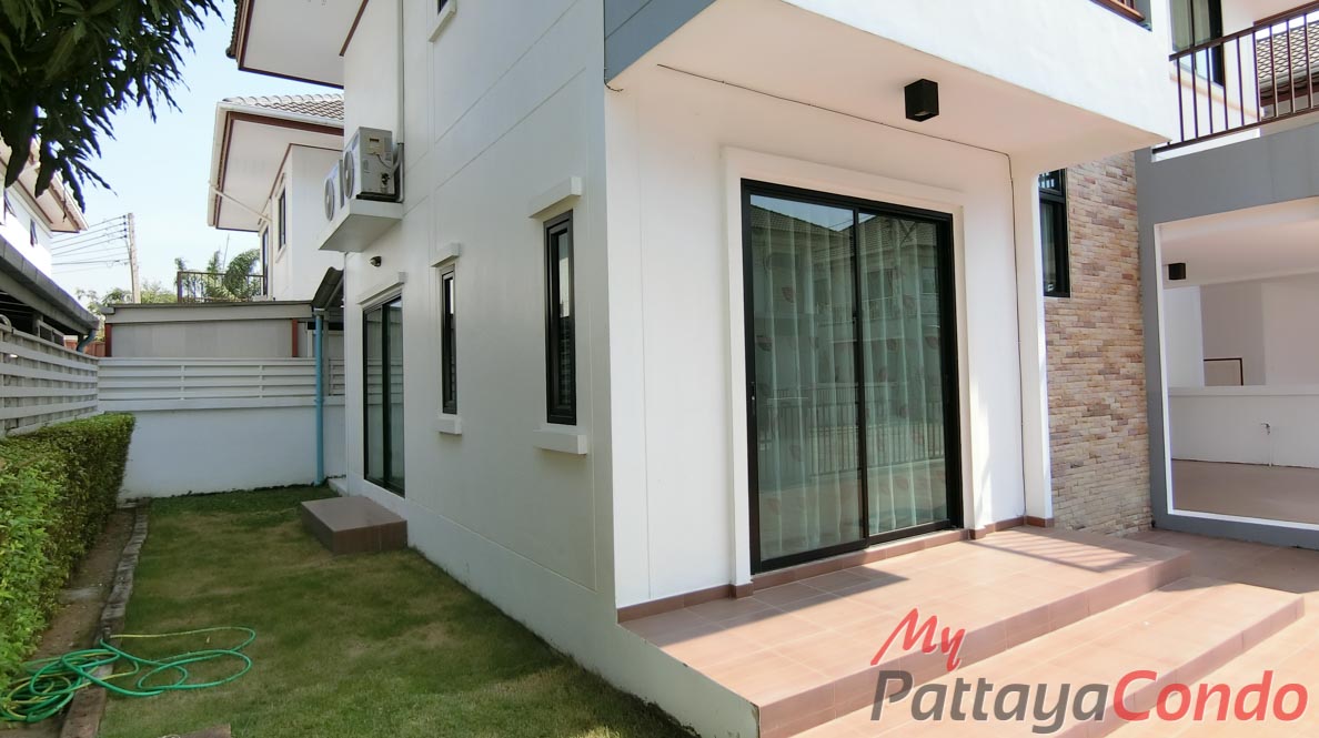 Uraiwan Park View East Pattaya House For Sale - HEURW01-1