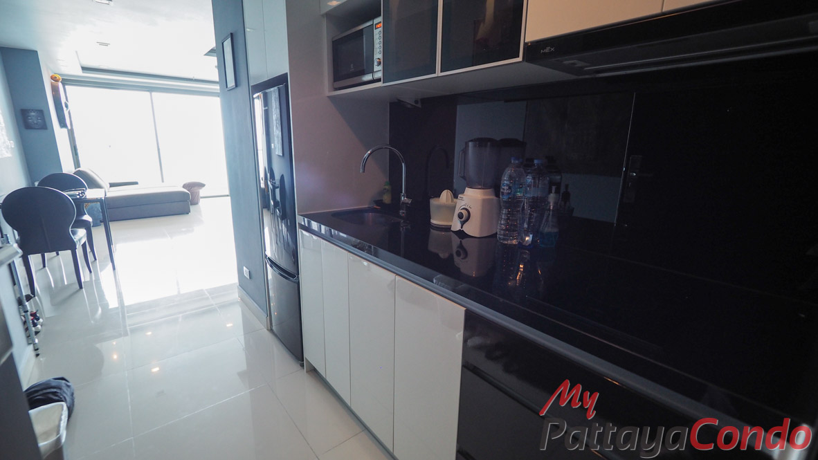 Wong Amat Tower Pattaya Condo For Sale - WT33-1