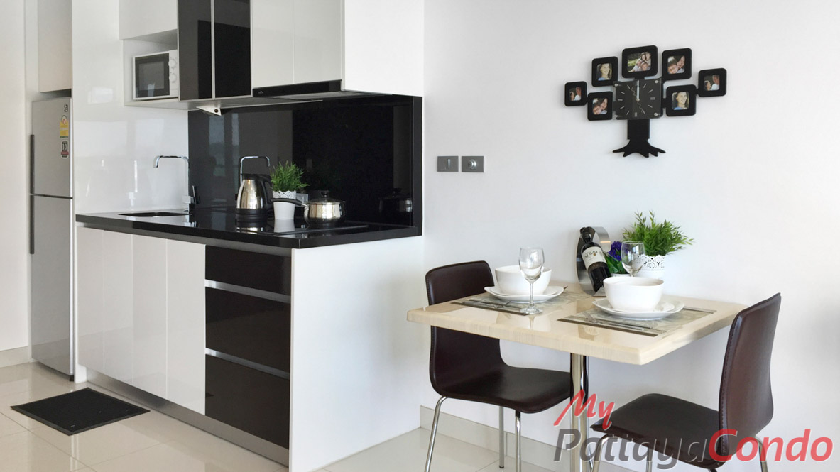 Wong Amat Tower Pattaya Condo For Sale - WT32-1