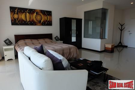 Chic Condo | Large Sea View Studio Condo for Sale in North Karon-3