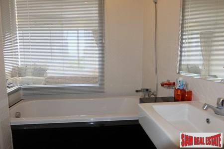 Chic Condo | Large Sea View Studio Condo for Sale in North Karon-6