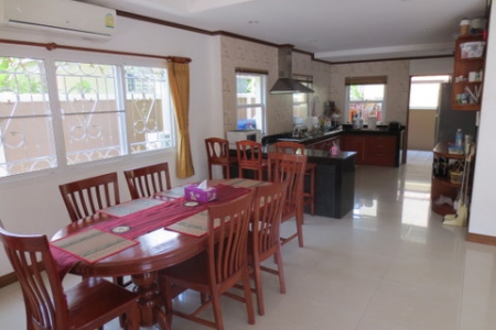 Luxury Pool Villa with Fantastic Views & Fully Furnished-3
