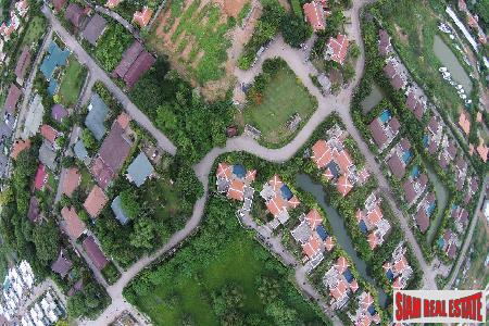 Baan Bua | Highly Secure Two Bedroom Pool Villa 2km from Nai Harn Beach-1