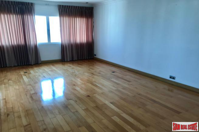 Saichol Mansion | Three Floor Penthouse with Stunning 360 Degree Panoramic View of the Chaopraya River-16