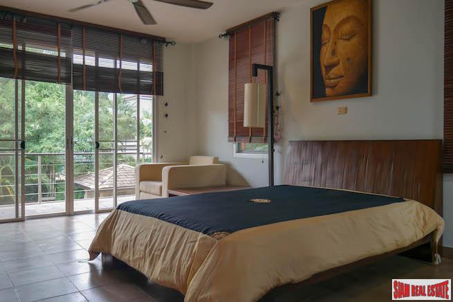 Luxurious Contemporary Pool Villa Estate for Sale near Loch Palm-10