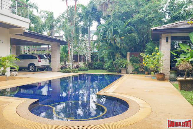 Luxurious Contemporary Pool Villa Estate for Sale near Loch Palm-1