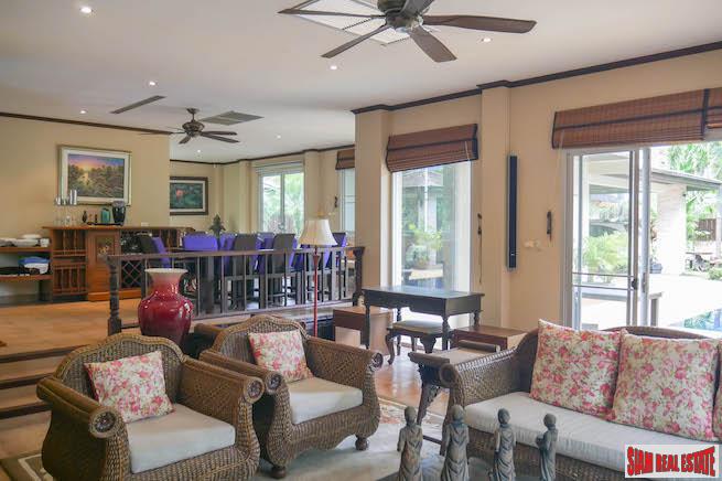Luxurious Contemporary Pool Villa Estate for Sale near Loch Palm-21